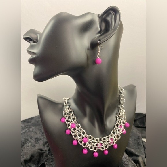 NWT Paparazzi 3 Piece Set Silver Chain Fuchsia Beads Necklace Earrings Bracelet - Picture 1 of 4